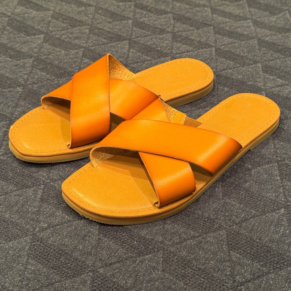 Universal Thread Women's Tan and Orange Slide Sandals